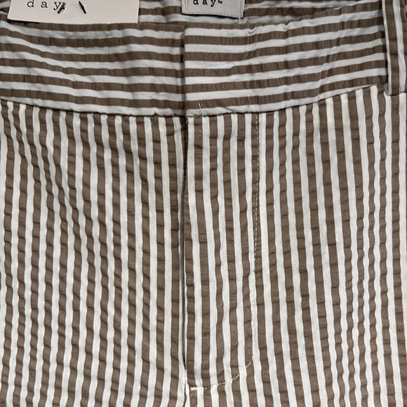 A NEW DAY Slim ankle mid rise 100% cotton size 8 NEW WOTH TAG pants - Picture 2 of 12